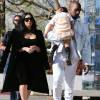 Kim Kardashian et son mari Kanye West sont allés déjeuner avec leur fille North à Bel-Air et rencontrent plus tard John Legend et sa femme Chrissy Teigen pour faire du shopping dans le quartier de Beverly Hills. Le 21 février 2016