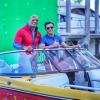 Zac Efron et Dwayne Johnson posent pour immortaliser la première journée de tournage d'Alerte à Malibu, le 22 février 2016.