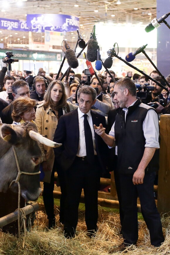 Nicolas Sarkozy visite le Salon International de l'Agriculture à Paris, le 2 mars 2016. © Stéphane Lemouton