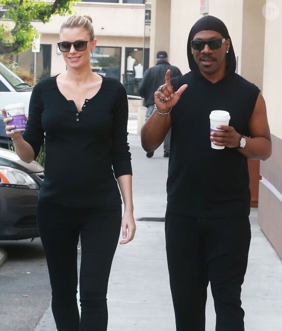 Exclusif - Eddie Murphy et sa compagne Paige Butcher, enceinte de leur premier enfant (le neuvième pour l'acteur), dans les rues de Studio City à Los Angeles le 4 mars 2016.
