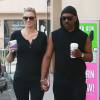 Exclusif - Eddie Murphy et sa compagne Paige Butcher, enceinte de leur premier enfant (le neuvième pour l'acteur), dans les rues de Studio City à Los Angeles le 4 mars 2016.