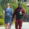 Eddie Murphy et sa compagne Paige Butcher, enceinte de leur premier enfant (le neuvième pour l'acteur), le 3 mars 2016 dans les rues de Studio City à Los Angeles.