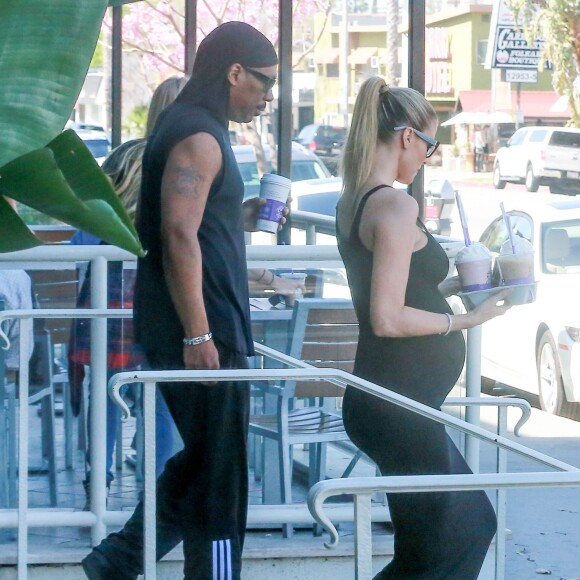 Exclusif - Eddie Murphy et Paige Butcher, enceinte de leur premier enfant (le neuvième pour l'acteur), le 29 février 2016 à Studio City à Los Angeles.