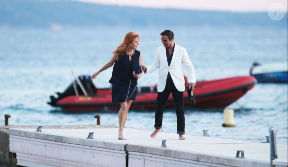 Sarah Ferguson et Manuel Fernandez lors du mariage de Bob Geldof et Jeanne Marine à la plage du Tropicana Club à Rayol Canadel le 19 septembre 2015 (semi-exclusif). Début 2016, on apprend que le couple aurait rompu après deux ans de relation.