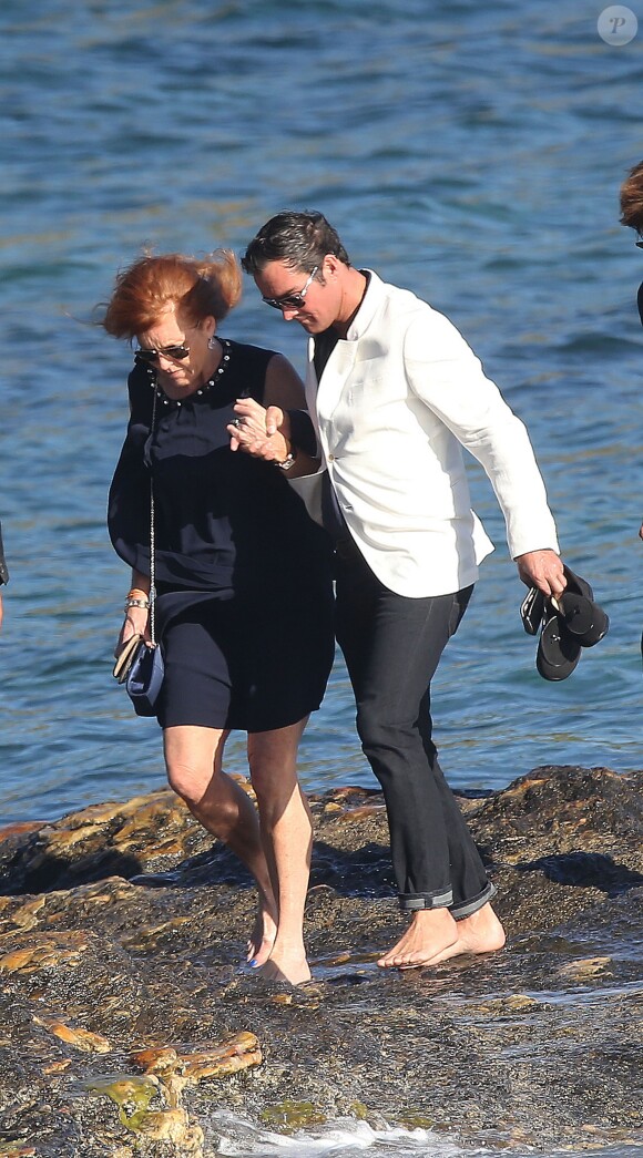 Sarah Ferguson et Manuel Fernandez lors du mariage de Bob Geldof et Jeanne Marine à la plage du Tropicana Club à Rayol Canadel le 19 septembre 2015 (semi-exclusif). Début 2016, on apprend que le couple aurait rompu après deux ans de relation.