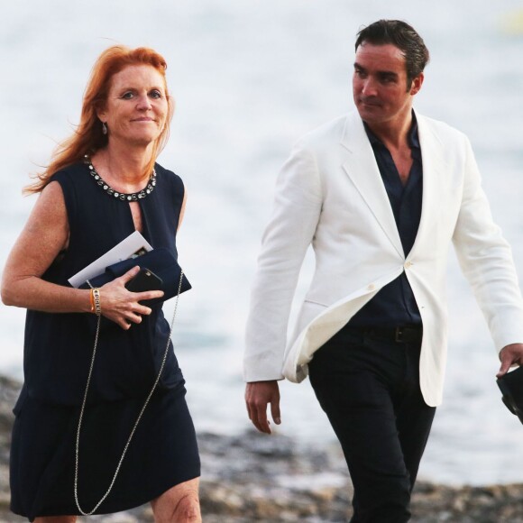 Sarah Ferguson et Manuel Fernandez lors du mariage de Bob Geldof et Jeanne Marine à la plage du Tropicana Club à Rayol Canadel le 19 septembre 2015 (semi-exclusif). Début 2016, on apprend que le couple aurait rompu après deux ans de relation.