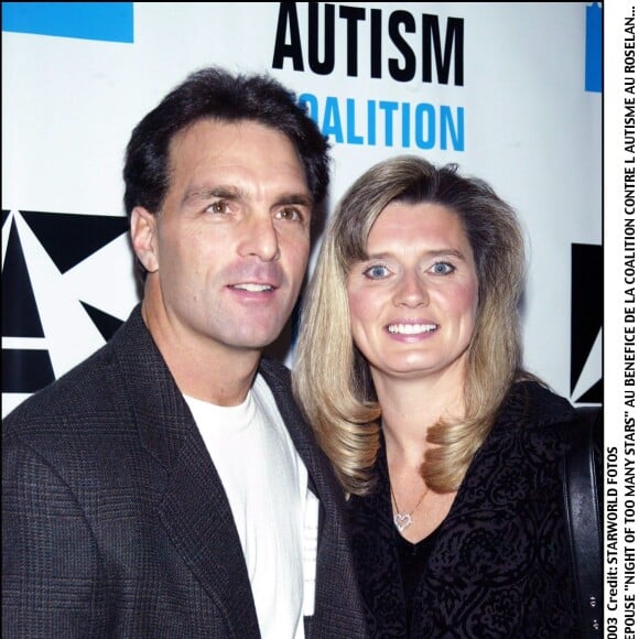 Doug Flutie et son épouse lors du Night Of Too Many Stars à New York, le 28 février 2003