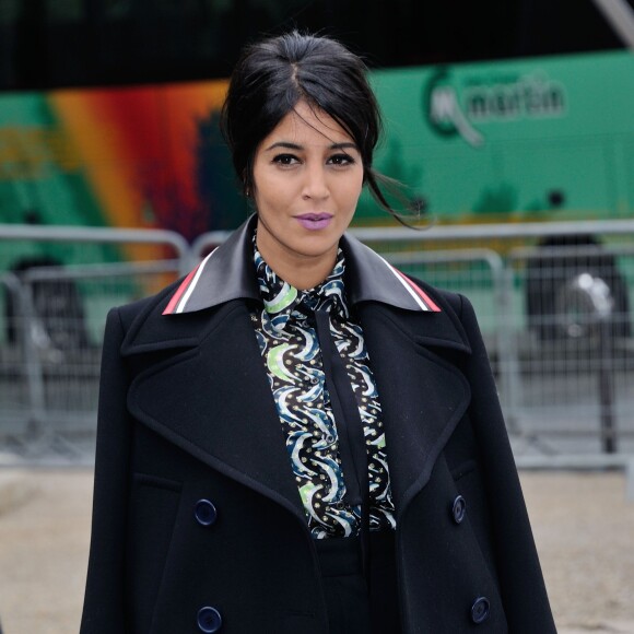 Leïla Bekhti arrive au Conseil économique, social et environnemental pour assister au défilé Miu Miu. Paris, le 9 mars 2016.