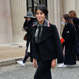 Leïla Bekhti arrive au Conseil économique, social et environnemental pour assister au défilé Miu Miu. Paris, le 9 mars 2016.