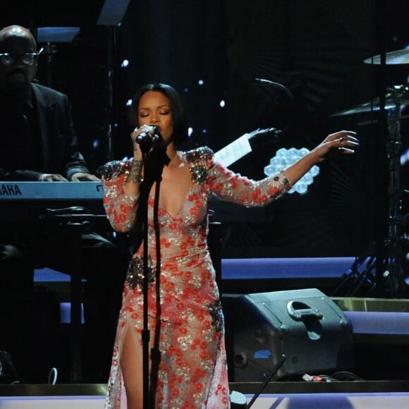 Rihanna au dîner 2016 MusiCares Person of the Year au Los Angeles Convention Center. Le 13 février 2016.