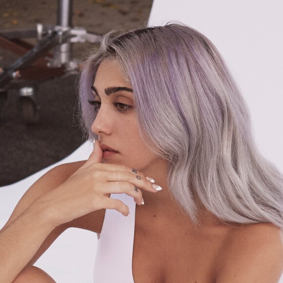 Lourdes Leon, 19 ans, est une des nouvelles égéries du parfum POP de Stella McCartney.