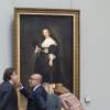 Le roi Willem-Alexander, la reine Maxima des Pays-Bas, en visite d'Etat, et François Hollande ont assisté au dévoilement de deux portraits peints par Rembrandt en 1635, acquis conjointement par la République française et le Royaume des Pays-Bas pour le compte du musée du Louvre et du Rijksmuseum, au Musée du Louvre à Paris le 10 mars 2016
