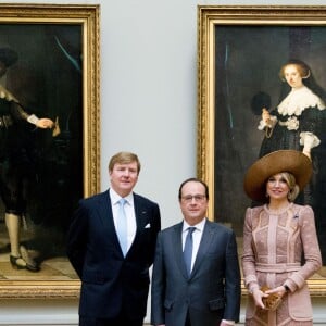 Le roi Willem-Alexander, la reine Maxima des Pays-Bas, en visite d'Etat, et François Hollande ont assisté au dévoilement de deux portraits peints par Rembrandt en 1635, acquis conjointement par la République française et le Royaume des Pays-Bas pour le compte du musée du Louvre et du Rijksmuseum, au Musée du Louvre à Paris le 10 mars 2016