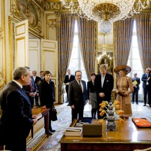 François Hollande a reçu le roi Willem-Alexander et la reine Maxima des Pays-Bas au palais de l'Elysée à Paris le 10 mars 2016 dans le cadre de leur visite d'Etat de deux jours.