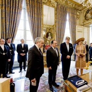 François Hollande a reçu le roi Willem-Alexander et la reine Maxima des Pays-Bas au palais de l'Elysée à Paris le 10 mars 2016 dans le cadre de leur visite d'Etat de deux jours.