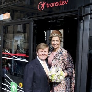 Le roi Willem-Alexander et la reine Maxima des Pays-Bas arrivent à l'Hotel de Ville à Paris, le 11 mars 2016.11/03/2016 - Paris