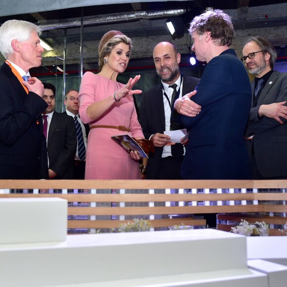 Le roi Willem-Alexander et la reine Maxima des Pays-Bas visitent la cité de la mode et de design à Paris le 11 mars 2016. © Giancarlo Gorassini / Bestimage