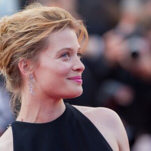 Mélanie Thierry (boucles d'oreilles et bracelet Montblanc Princesse Grace) - Montée des marches du film "Carol" lors du 68e Festival International du Film de Cannes, le 17 mai 2015.