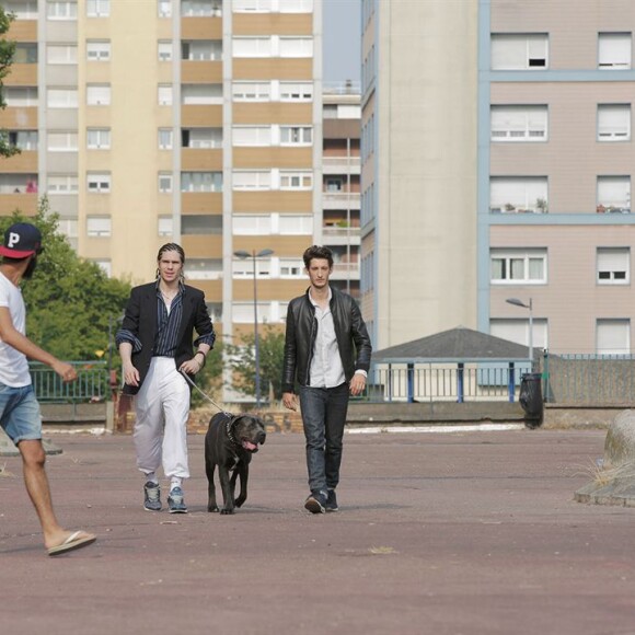 Pierre Niney et François Civil dans Five