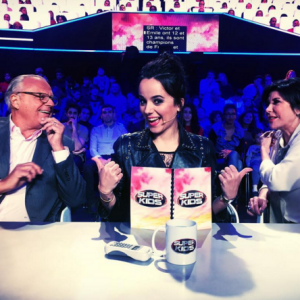 Alizée dans le jury de SuperKids sur M6 lors du tournage, mars 2016.