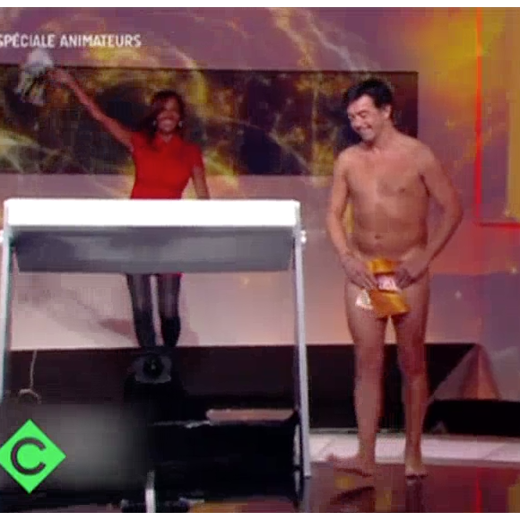 Stéphane Plaza nu dans l'émission "Qu'est-ce que je sais vraiment ?" sur M6. Numéro diffusé le 16 mars prochain et dont "C à vous" a dévoilé un extrait.