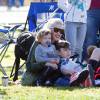 Gwen Stefani emmène son fils Zuma à un match de football en présence de ses deux autres enfants Kingston et Apollo, après le match ils iront au parc faire du tobogan à Los Angeles le 20 février 2016.