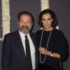 Inès de La Fressange et son compagnon Denis Olivennes - Soirée des 30 ans du magazine Elle U.S et des 70 ans du magazine Elle France à l'Ambassade des Etats-Unis à Paris, le 6 octobre 2015.