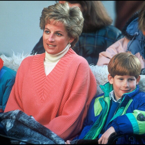 La princesse Diana et le prince Harry aux sports d'hiver à Lech en 1994