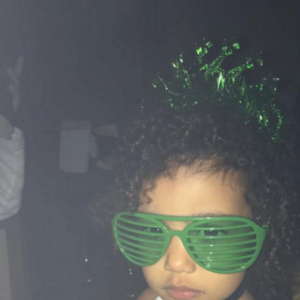 North West lors de l'anniversaire de Rob Kardashian Jr. au restaurant Nobu de Malibu. Photo publiée sur le compte Snapchat de Kim Kardashian, le 17 mars 2016.