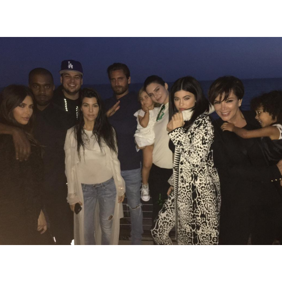 La famille Kardashian réunie pour l'anniversaire de Rob Jr. au restaurant Nobu à Malibu, le 17 mars 2016.