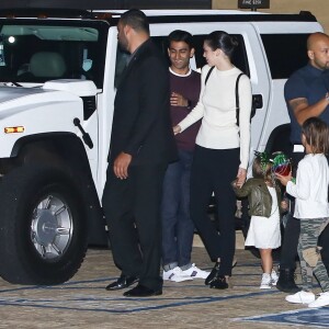 La famille Kardashian à la soirée d'anniversaire de Rob Kardashian Jr. au restaurant Nobu à Malibu, le 17 mars 2016.