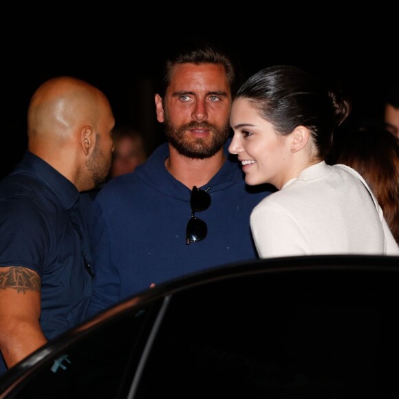 Kendall Jenner et Scott Disick à la soirée d'anniversaire de Rob Kardashian Jr. au restaurant Nobu à Malibu, le 17 mars 2016.