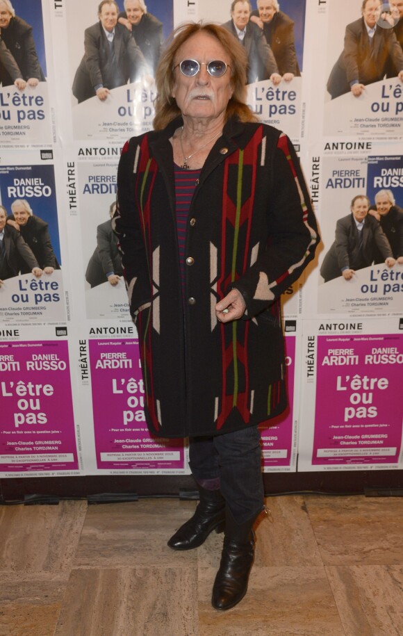 Le chanteur Christophe - Photocall de la générale de la pièce "L'être ou pas" au Théâtre Antoine à Paris le 21 mars 2016. © Coadic Guirec/Bestimage
