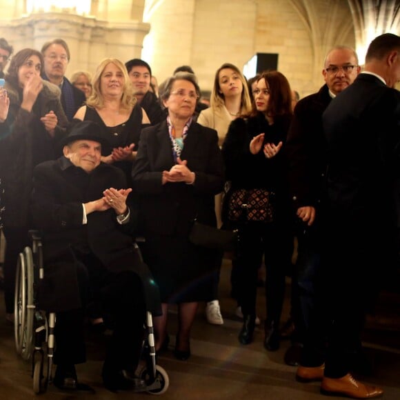 Andreas et Harula Aliagas - Inauguration de l'exposition photographique de Nikos Aliagas intitulée "Corps et âmes" à la Conciergerie à Paris le 23 Mars 2016. L'animateur de TF1 présente, dans ce monument historique et révolutionnaire, une facette moins connue de sa personnalité : il expose, en grand format et en noir et blanc, dix clichés très personnels ainsi qu'un diaporama de portraits de personnalités du 24 mars au 22 mai 2016. © Dominique Jacovides / Bestimage