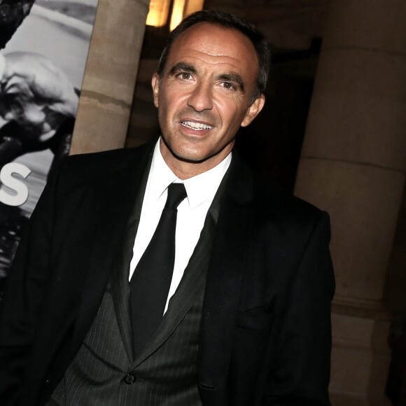 Nikos Aliagas - Inauguration de l'exposition photographique de Nikos Aliagas intitulée "Corps et âmes" à la Conciergerie à Paris le 23 Mars 2016. L'animateur de TF1 présente, dans ce monument historique et révolutionnaire, une facette moins connue de sa personnalité : il expose, en grand format et en noir et blanc, dix clichés très personnels ainsi qu'un diaporama de portraits de personnalités du 24 mars au 22 mai 2016. © Dominique Jacovides / Bestimage