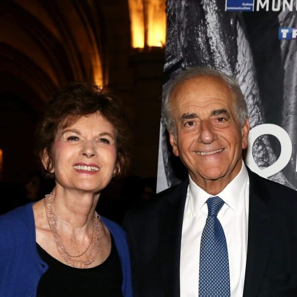 Jean-Pierre Elkabbach et sa femme Nicole Avril - Inauguration de l'exposition photographique de Nikos Aliagas intitulée "Corps et âmes" à la Conciergerie à Paris le 23 Mars 2016. L'animateur de TF1 présente, dans ce monument historique et révolutionnaire, une facette moins connue de sa personnalité : il expose, en grand format et en noir et blanc, dix clichés très personnels ainsi qu'un diaporama de portraits de personnalités du 24 mars au 22 mai 2016. © Dominique Jacovides / Bestimage