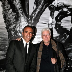 Nikos Aliagas, guest - Inauguration de l'exposition photographique de Nikos Aliagas intitulée "Corps et âmes" à la Conciergerie à Paris le 23 Mars 2016. L'animateur de TF1 présente, dans ce monument historique et révolutionnaire, une facette moins connue de sa personnalité : il expose, en grand format et en noir et blanc, dix clichés très personnels ainsi qu'un diaporama de portraits de personnalités du 24 mars au 22 mai 2016. © Dominique Jacovides / Bestimage