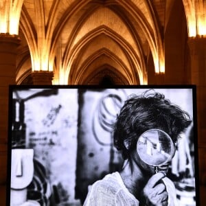 Ambiance - Inauguration de l'exposition photographique de Nikos Aliagas intitulée "Corps et âmes" à la Conciergerie à Paris le 23 Mars 2016. L'animateur de TF1 présente, dans ce monument historique et révolutionnaire, une facette moins connue de sa personnalité : il expose, en grand format et en noir et blanc, dix clichés très personnels ainsi qu'un diaporama de portraits de personnalités du 24 mars au 22 mai 2016. © Dominique Jacovides / Bestimage