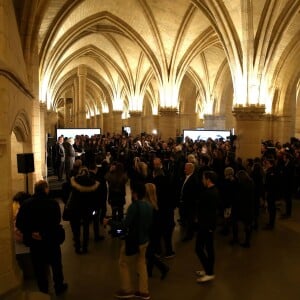 Ambiance - Inauguration de l'exposition photographique de Nikos Aliagas intitulée "Corps et âmes" à la Conciergerie à Paris le 23 Mars 2016. L'animateur de TF1 présente, dans ce monument historique et révolutionnaire, une facette moins connue de sa personnalité : il expose, en grand format et en noir et blanc, dix clichés très personnels ainsi qu'un diaporama de portraits de personnalités du 24 mars au 22 mai 2016. © Dominique Jacovides / Bestimage 23/03/2016 - Paris