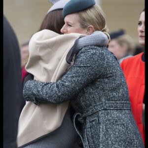 Zara Phillips et son amie Natalie Pinkham, enceinte, lors du Festival de Cheltenham à l'Hippodrome de Cheltenham, le 18 mars 2016.