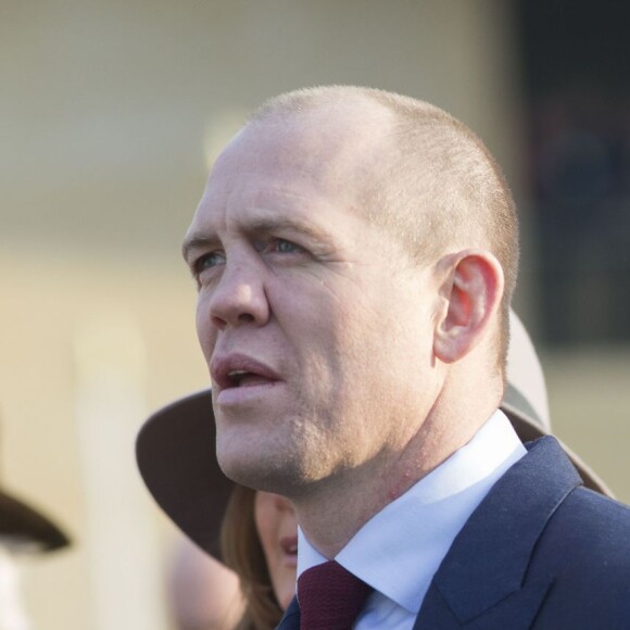 Zara Phillips et son mari Mike Tindall lors du Festival de Cheltenham à l'Hippodrome de Cheltenham, le 16 mars 2016.