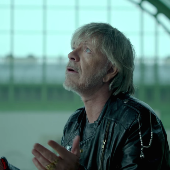 Image du clip "Toujours debout" de Renaud, février 2016.