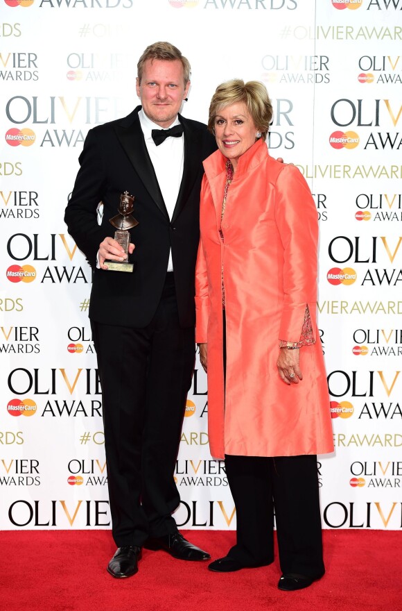 Kasper Holten avec Dame Kiri Te Kanawa lors des Olivier Awards 2016 au The Royal Opera House, Londres, le 3 avril 2016.