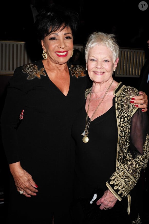Shirley Bassey et Judi Dench - Soirée "Olivier Awards" à Londres le 3 avril 2016.