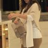Eva Longoria fait du shopping à Madrid le 2 avril 2016.