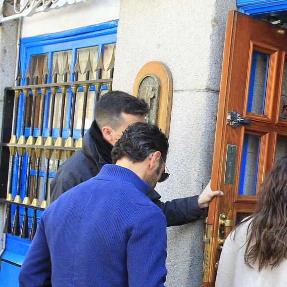 Eva Longoria et son fiancé Jose Baston vont déjeuner dans un restaurant à Madrid le 2 Avril 2016.