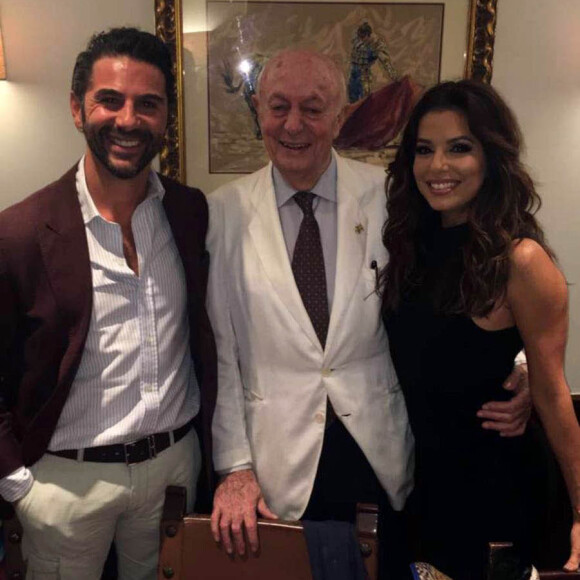 Eva Longoria et son fiancé Jose Antonio Baston, dînent au restaurant Casa Lucio à Madrid, le 1er avril 2016