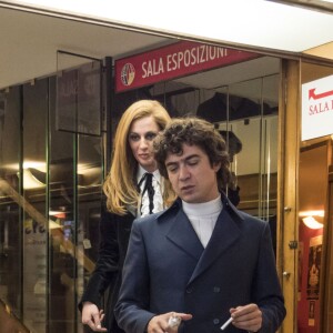 Riccardo Scamarcio (Orlando), Sveva Alviti (Dalida) assistent à une conférence de presse pour le film Dalida réalisé par Lisa Azuelos, à Sanremo, le 5 avril 2016.