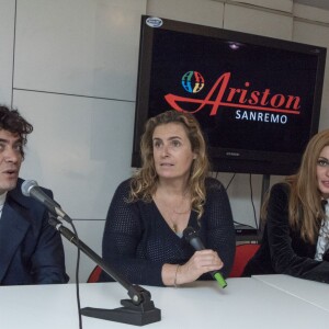 Riccardo Scamarcio, Sveva Alviti, Lisa Azuelos, Alessandro Borghi à une conférence de presse pour le film Dalida réalisé par Lisa Azuelos, à Sanremo, le 5 avril 2016.