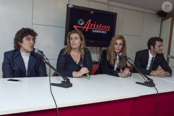 Riccardo Scamarcio, Sveva Alviti, Lisa Azuelos, Alessandro Borghi à une conférence de presse pour le film Dalida réalisé par Lisa Azuelos, à Sanremo, le 5 avril 2016.